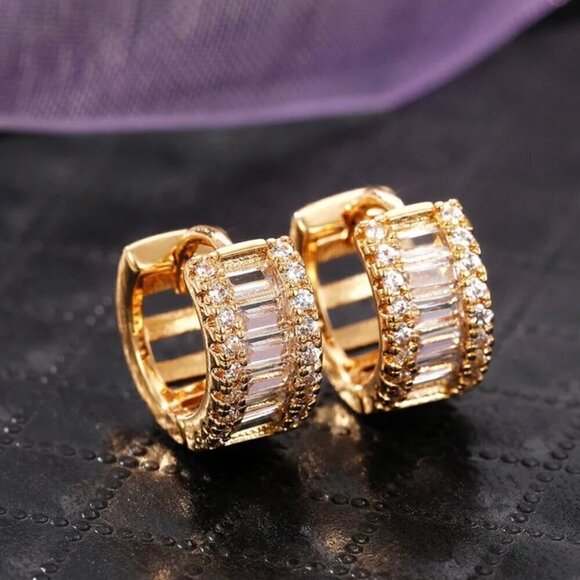 NEW Dainty Huggie Hoop Earrings 14K Gold Plated Cubic Zirconia Classic - Picture 7 of 8